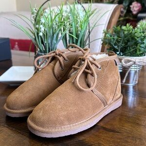 Minnetonka Boys Shoes